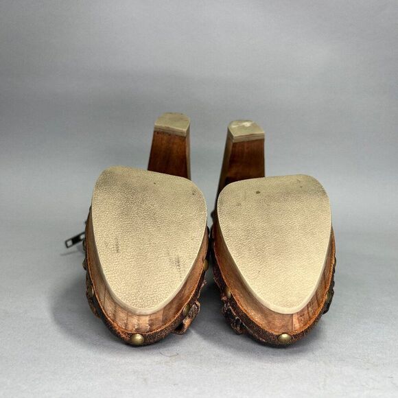 Sbicca Women's Size 7 Brown Woven Leather Front Zip Block Heeled Ankle Booties - Picture 9 of 11